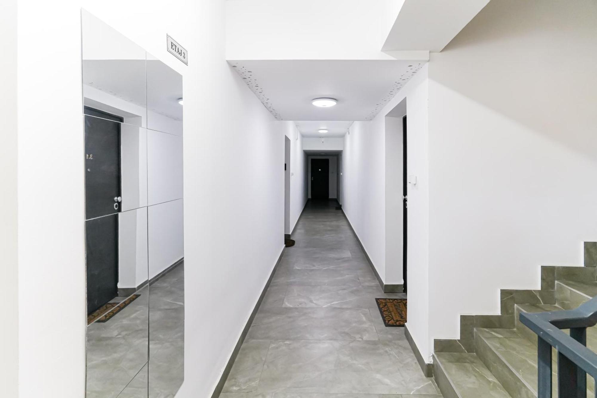 Maria - Modern With Parking And Workspace Apartment